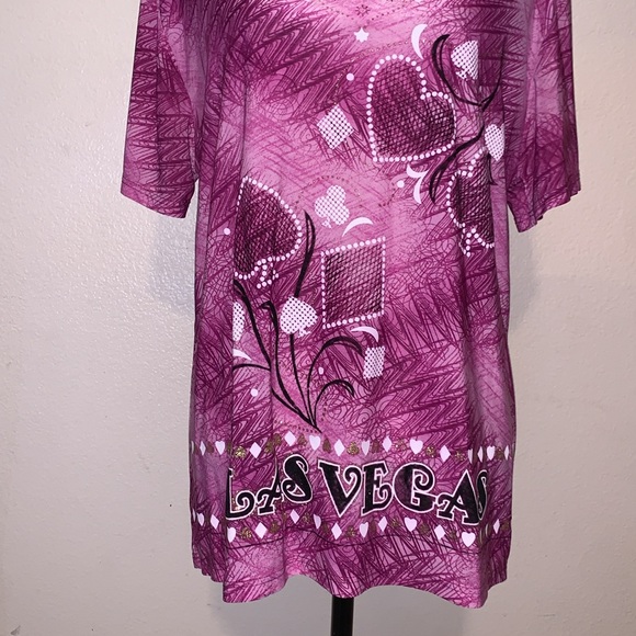 DC Classic Las Vegas Short Sleeve Scalloped V-Neck Pink Glitter Blouse - Picture 3 of 9